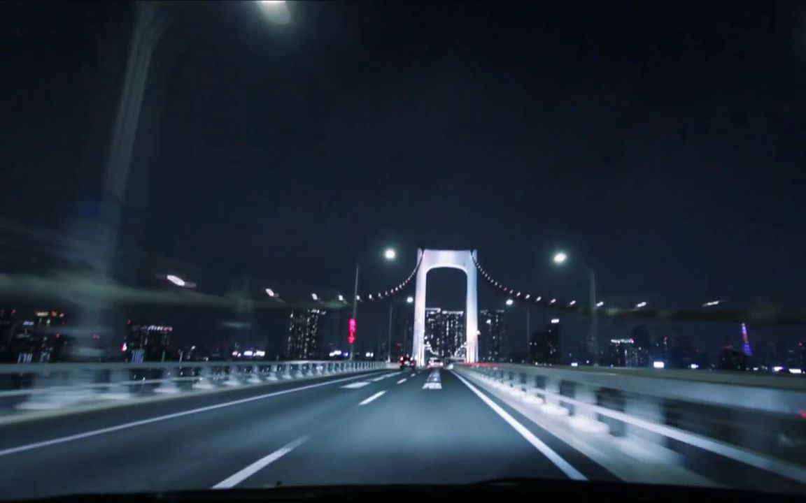 在夜晚的東京開車,別有一番滋味