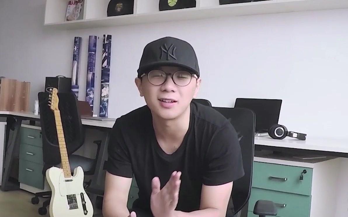 郭曲pantaqremix版淡黄的长裙蓬松的头发