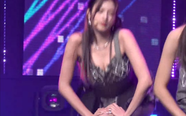 [图]4K 'I CAN'T STOP ME' (TWICE SANA FanCam) @MCOUNTDOWN_2020.11.5