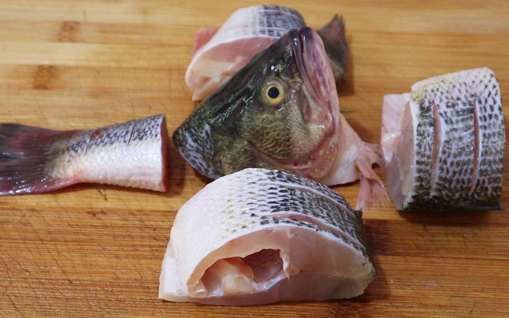 广东名菜生嗜鱼做法，不用煎不加水，鱼肉鲜香味美，果然名不虚传 - 哔哩哔哩