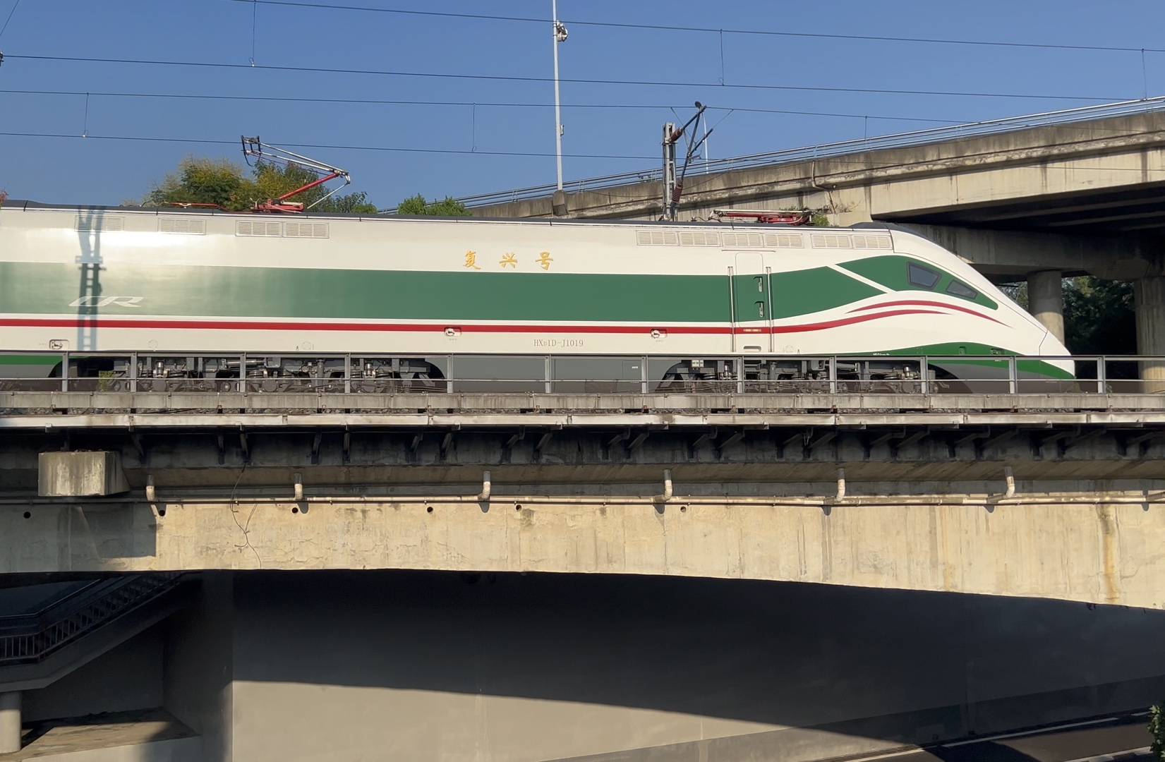 高原ad钙试运:cr200j1-d-2819开55835进成都西站