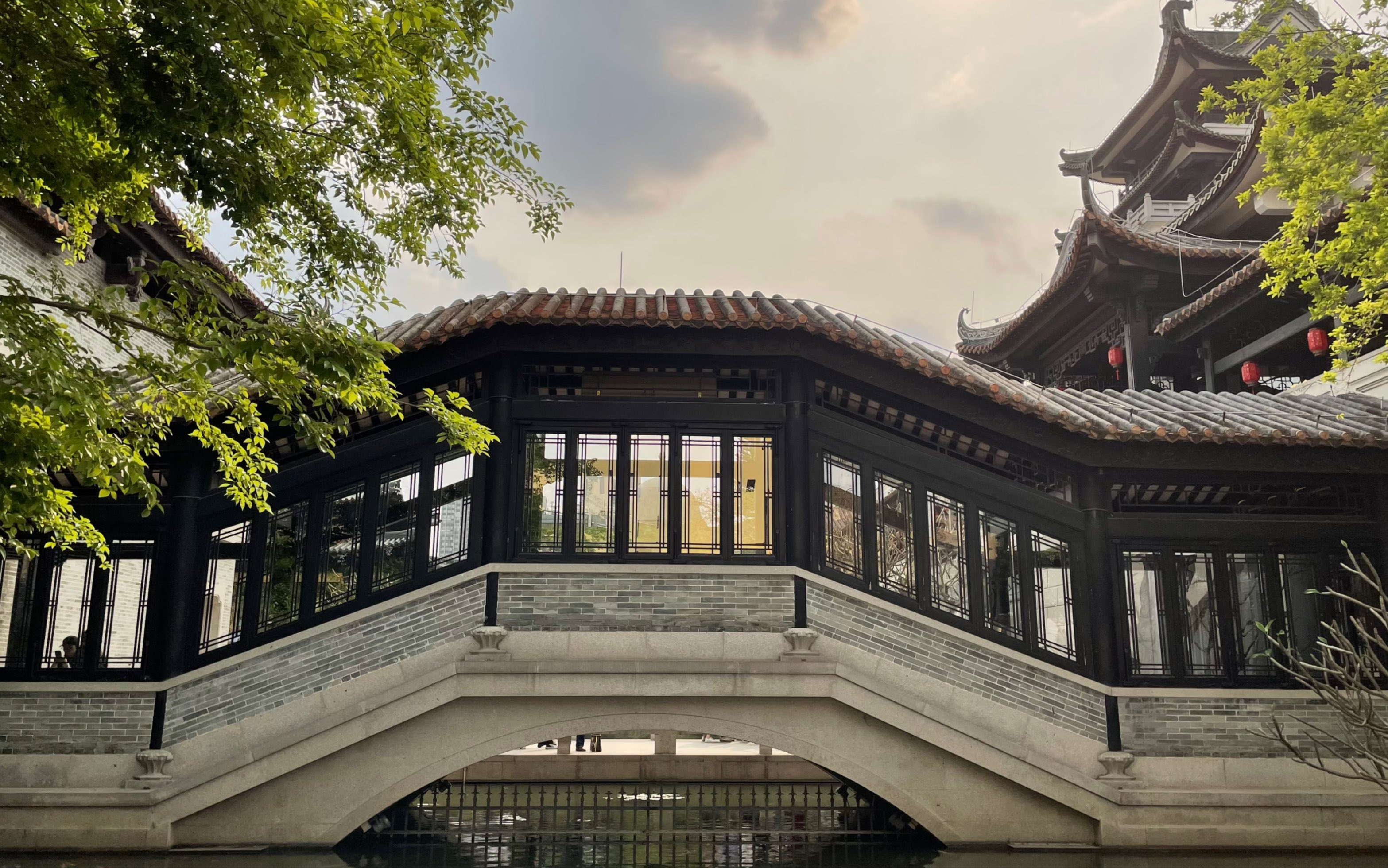 广州哪里可以玩一天?不妨就选择永庆坊跟上下九步行街吧