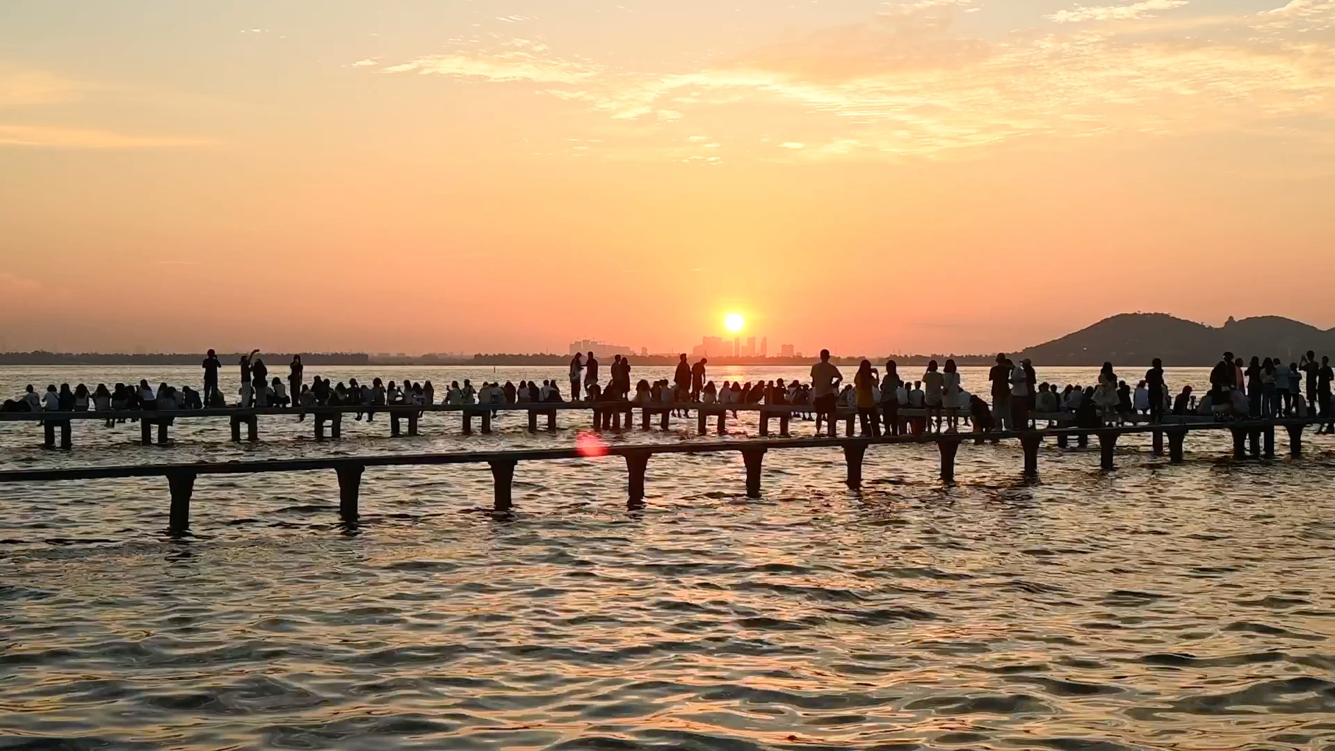 武汉凌波门日出