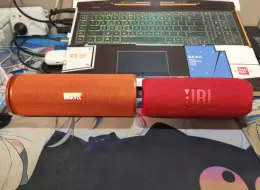 Télécharger la video: （综合）jbl 万花筒6对比 荣耀 漫威