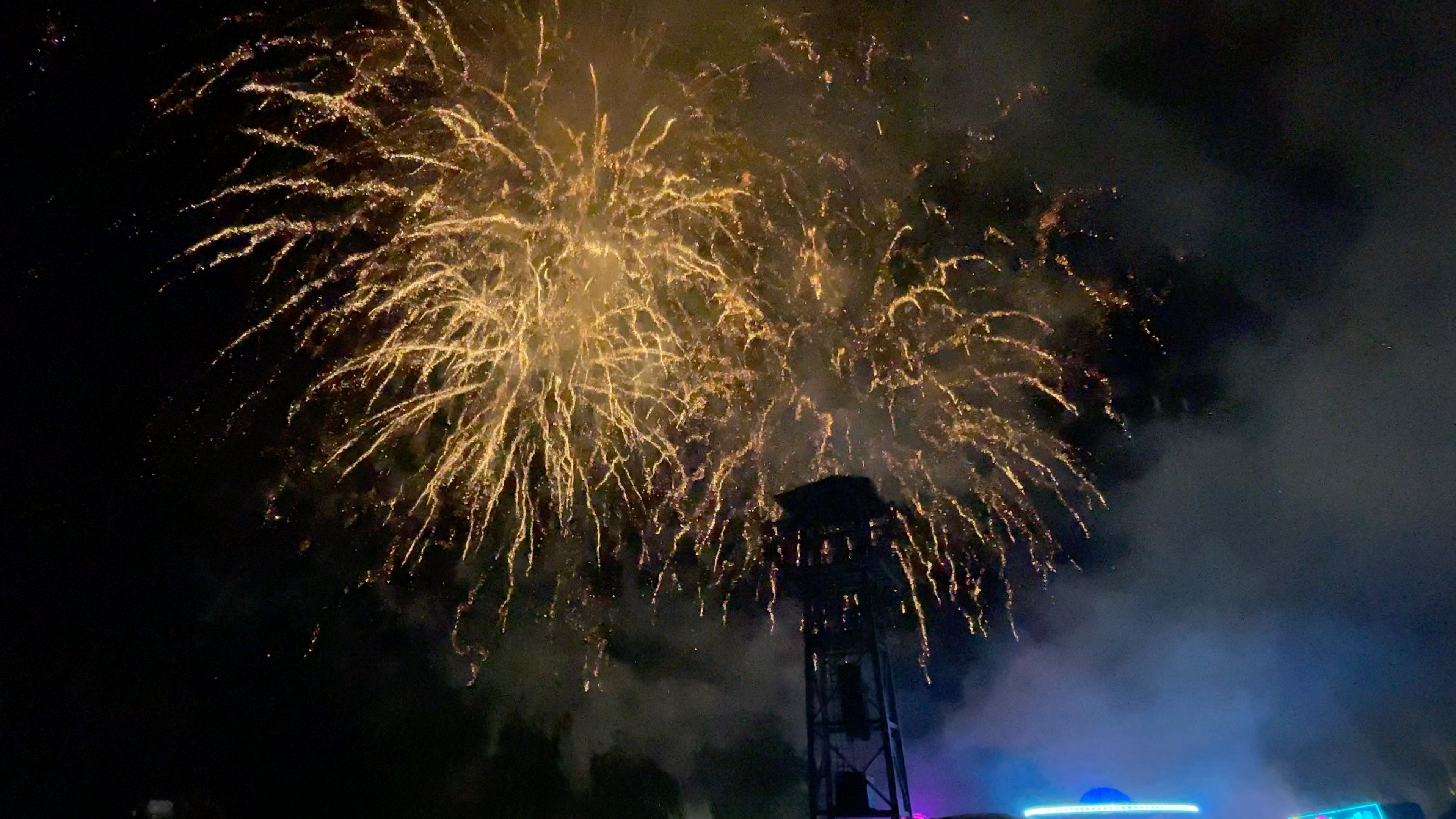 国庆木兰草原烟花表演!_哔哩哔哩_bilibili