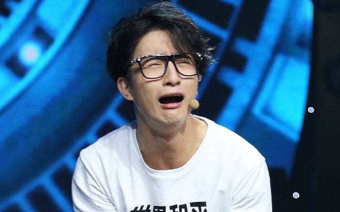 【薛之谦】男人帮拍摄花絮,你薛磕到头,隔着屏幕都感到痛.