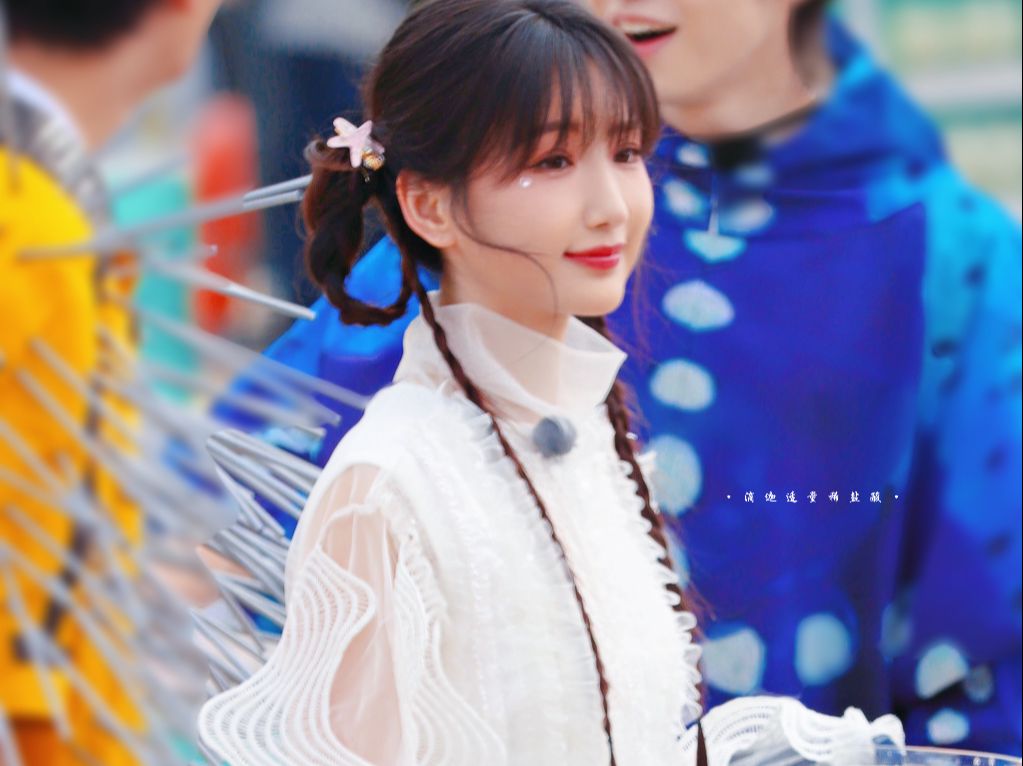 毛晓彤青春环游记路透cos水母,好美好可爱!