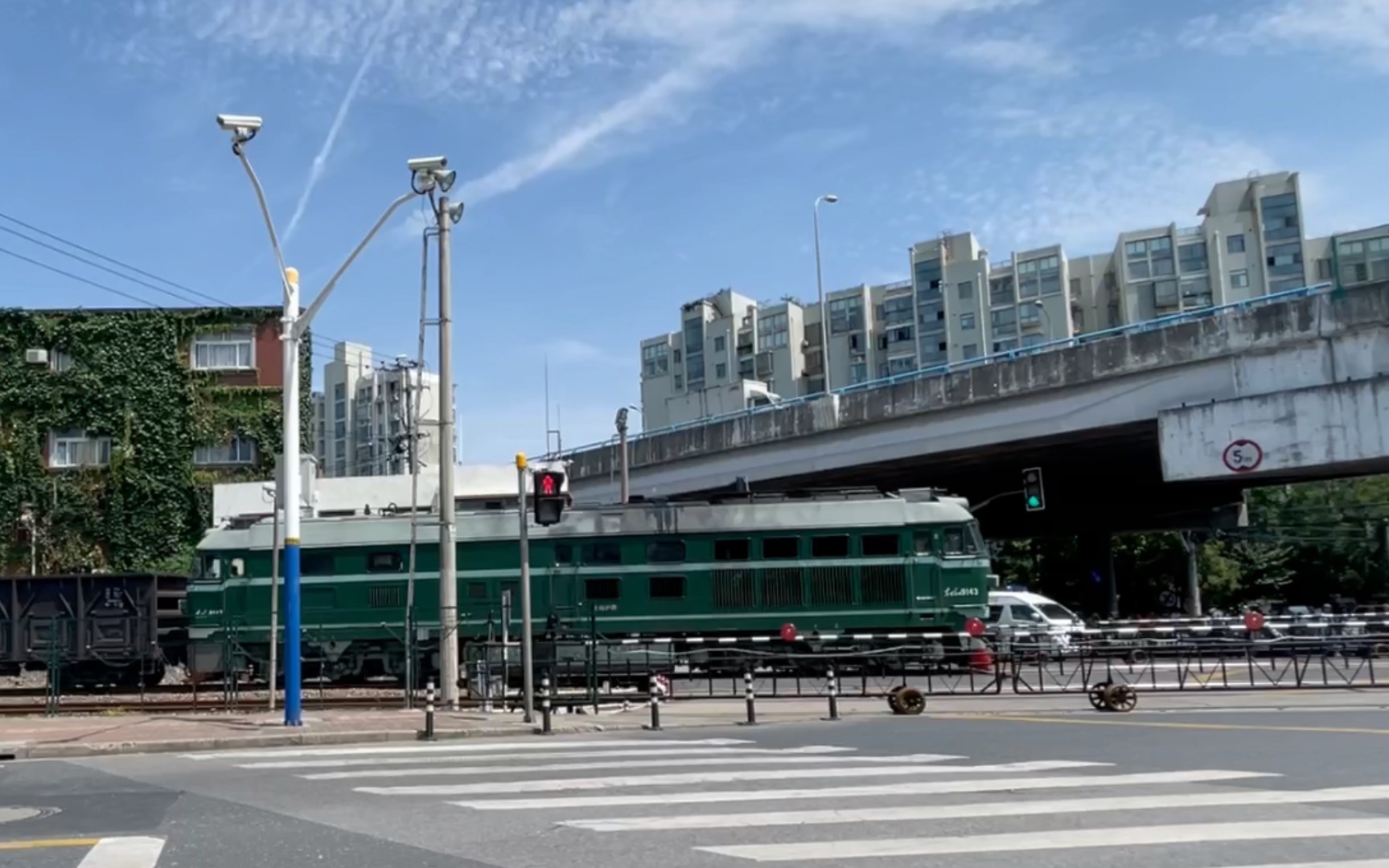 活动作品凉城路火车道口