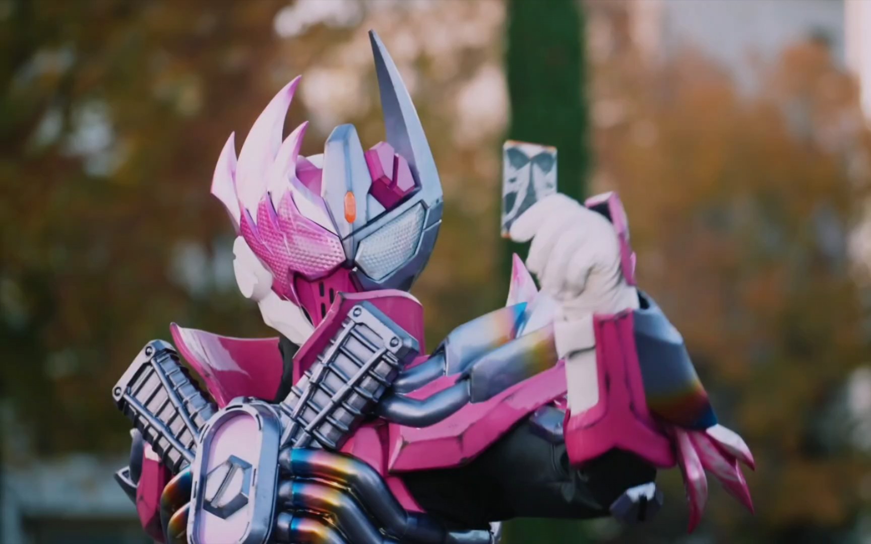 假面骑士瓦尔巴拉德首秀!