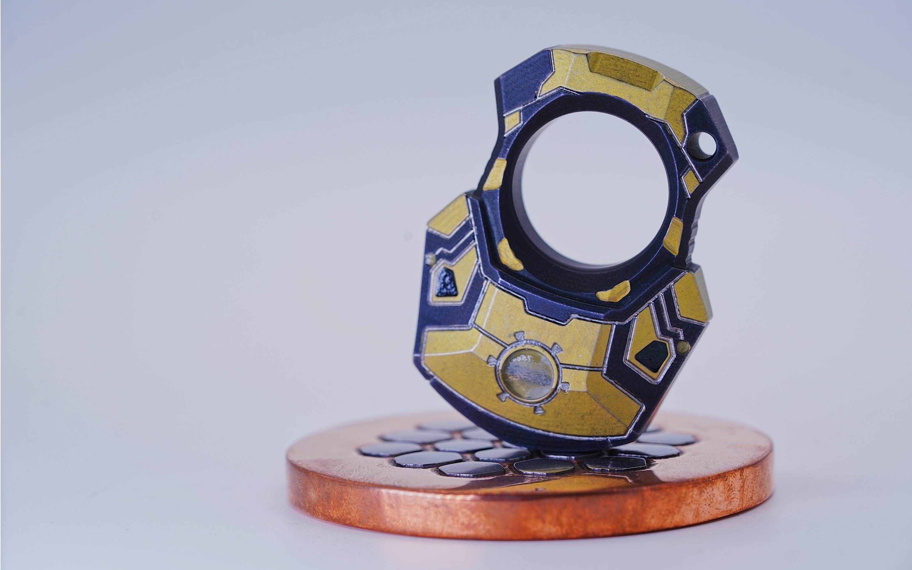 一款未上市的新人设计师.指虎样品上手体验.