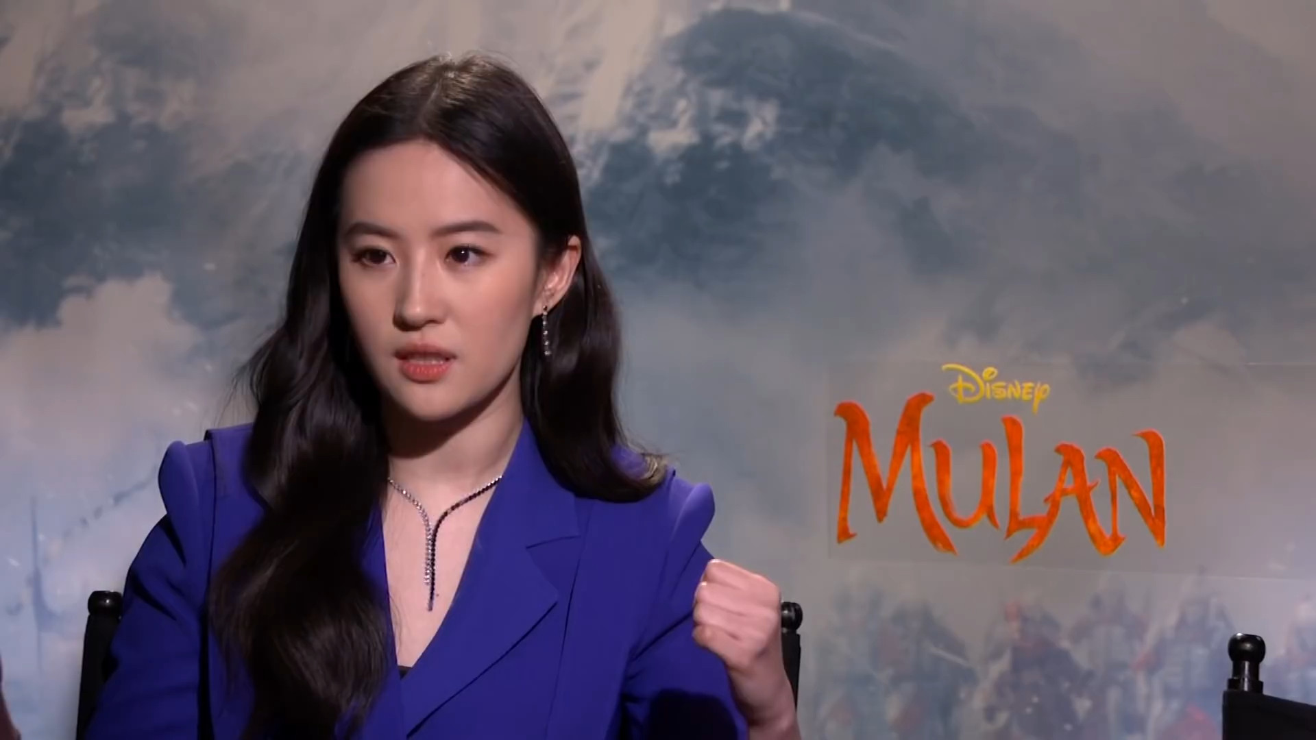 刘亦菲谈花木兰令人畏惧的试镜过程 [中英字幕]