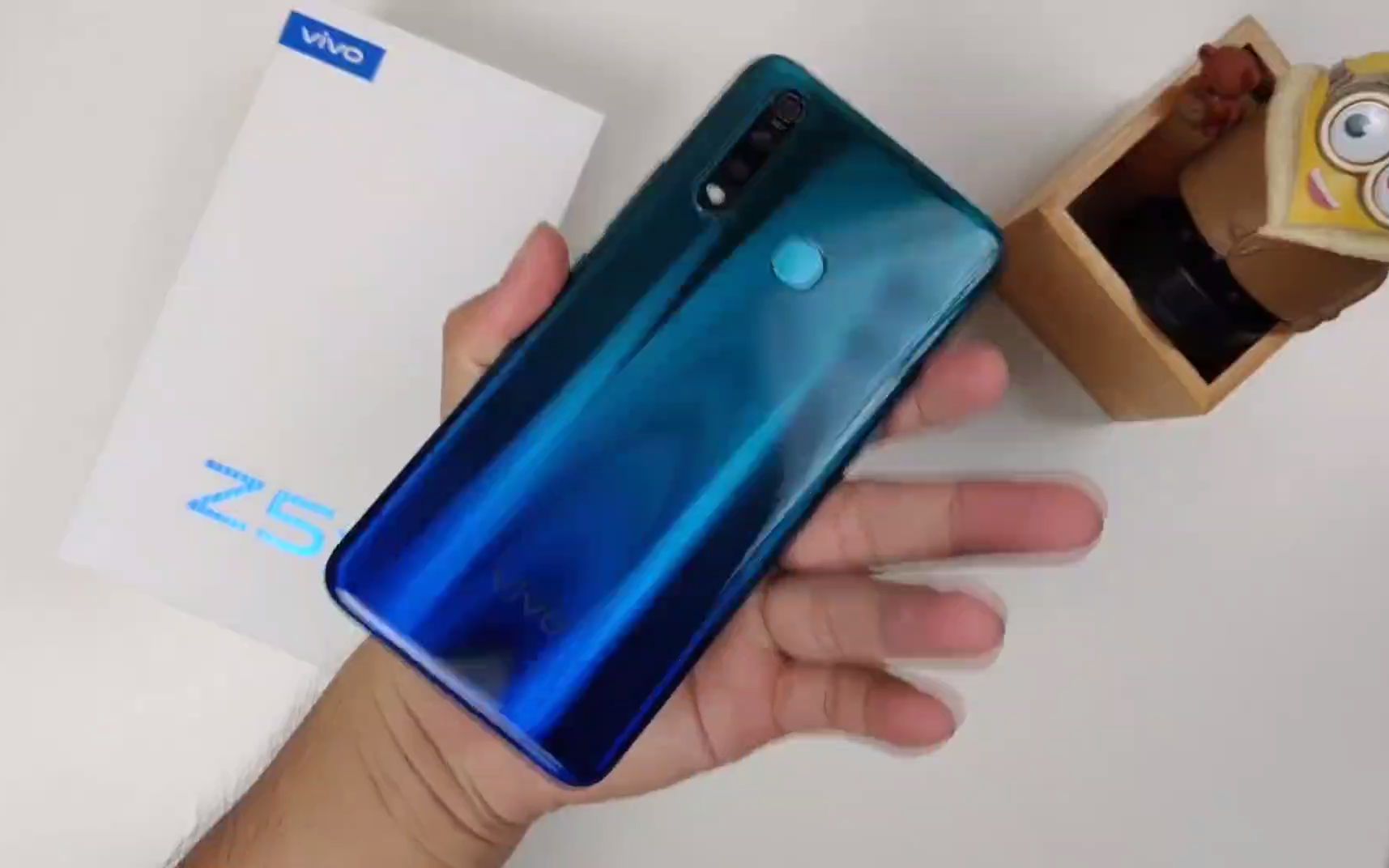 [图]vivo Z5x开箱上手：骁龙710+5000毫安大电池，真香！！！