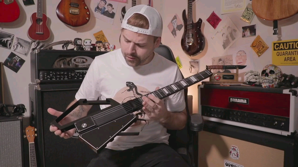 jareddines电吉他所以我用这个写了首金属乐