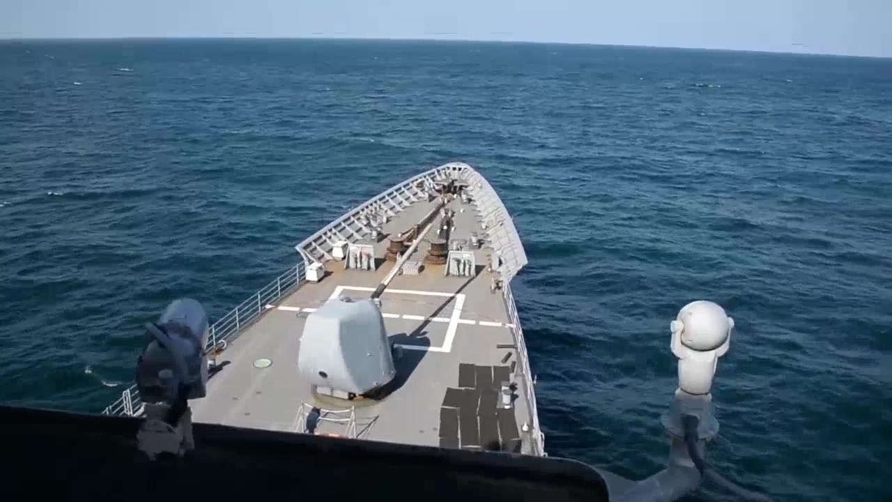 美国海军强大的mk45型127毫米舰炮密集阵加特林