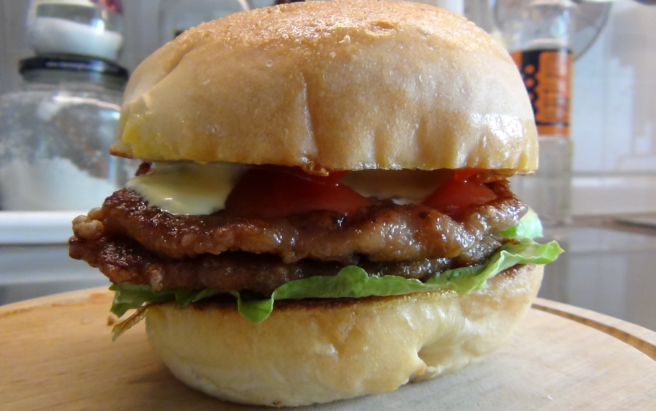 猪排汉堡 健康美味 肉片超级软嫩 特别适合小孩子吃_哔哩哔哩 (゜-゜)