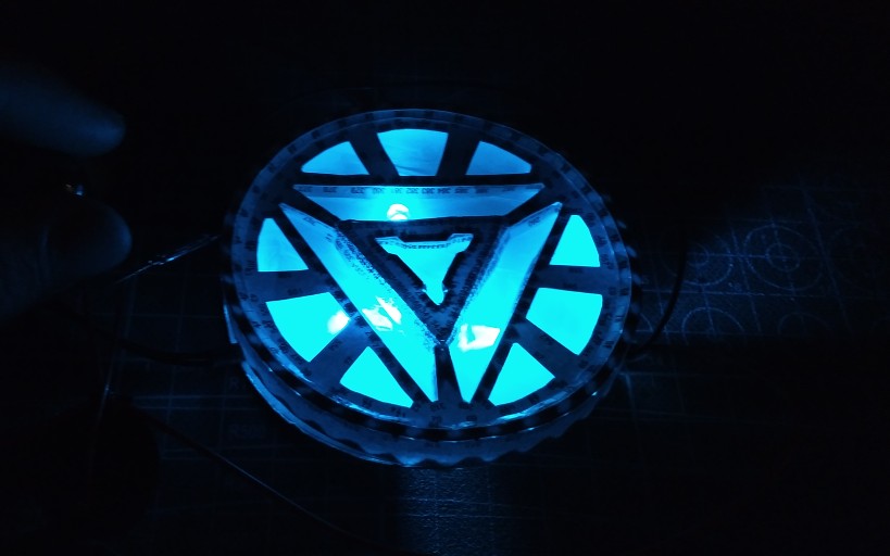 钢铁侠反应堆logo壁纸图片