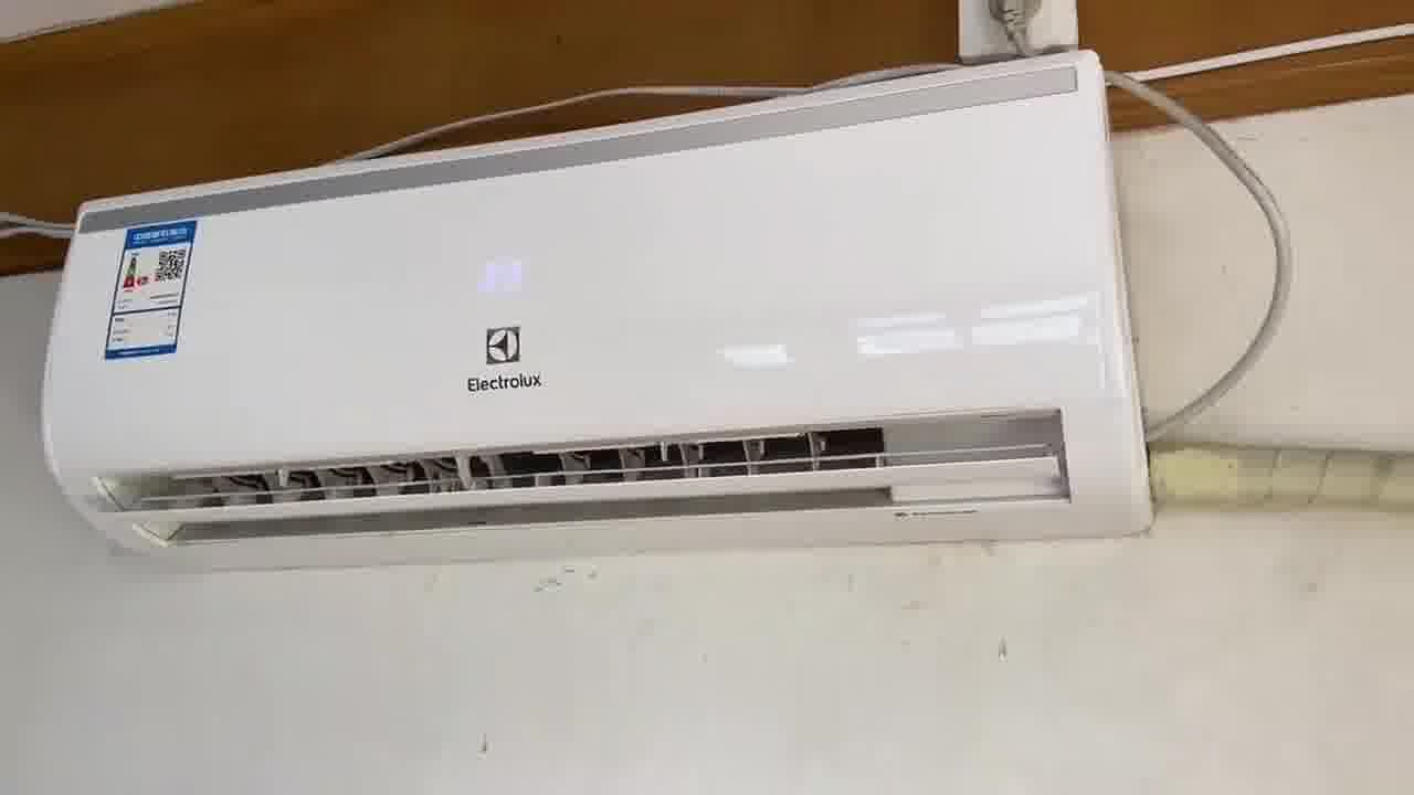 大金挂机空调显示u3》栋226户.,之前本来好好的,今天开始时好时坏,.