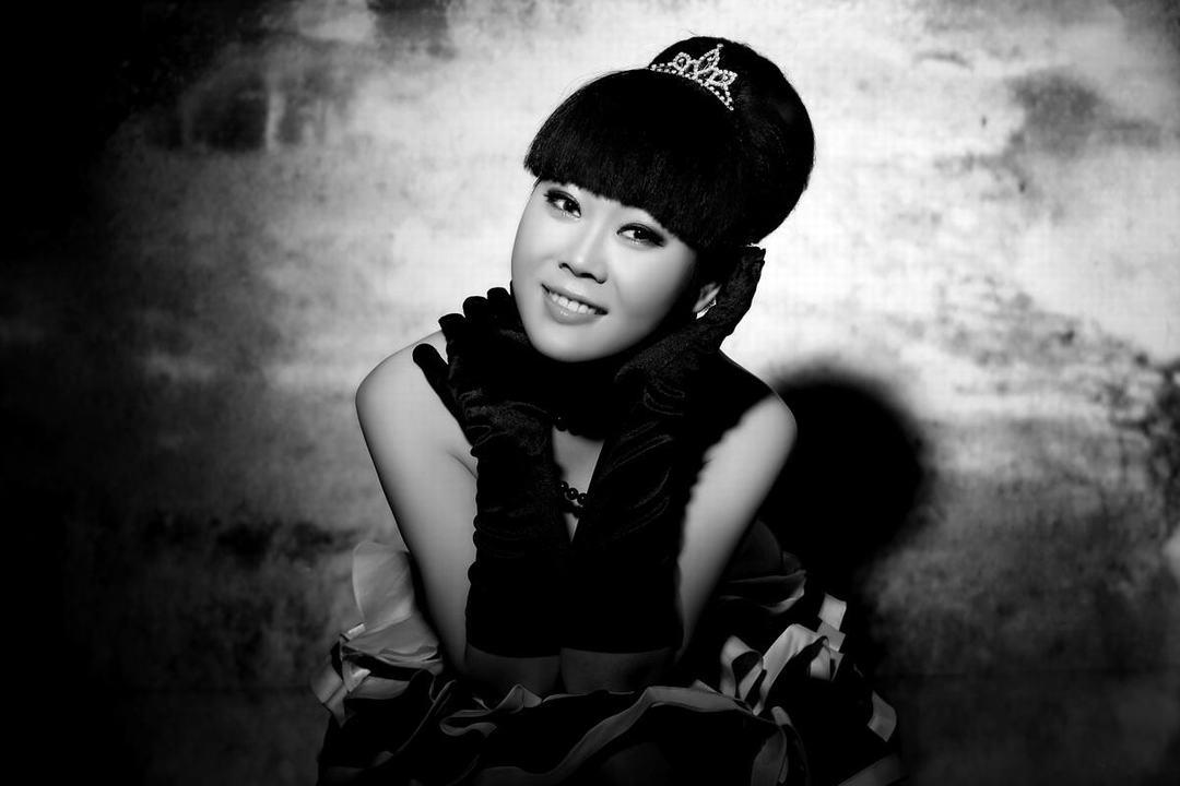 西单女孩吞药自杀未遂,变成熟后现在唱歌出场费用就高达10万