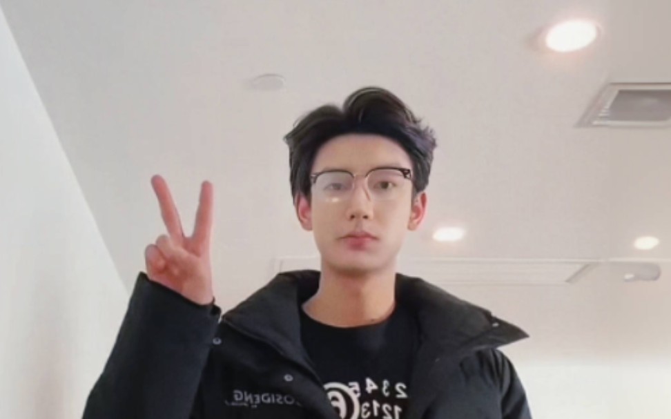 【鹿单东】23.11.20 直播 吃饭 做妆造