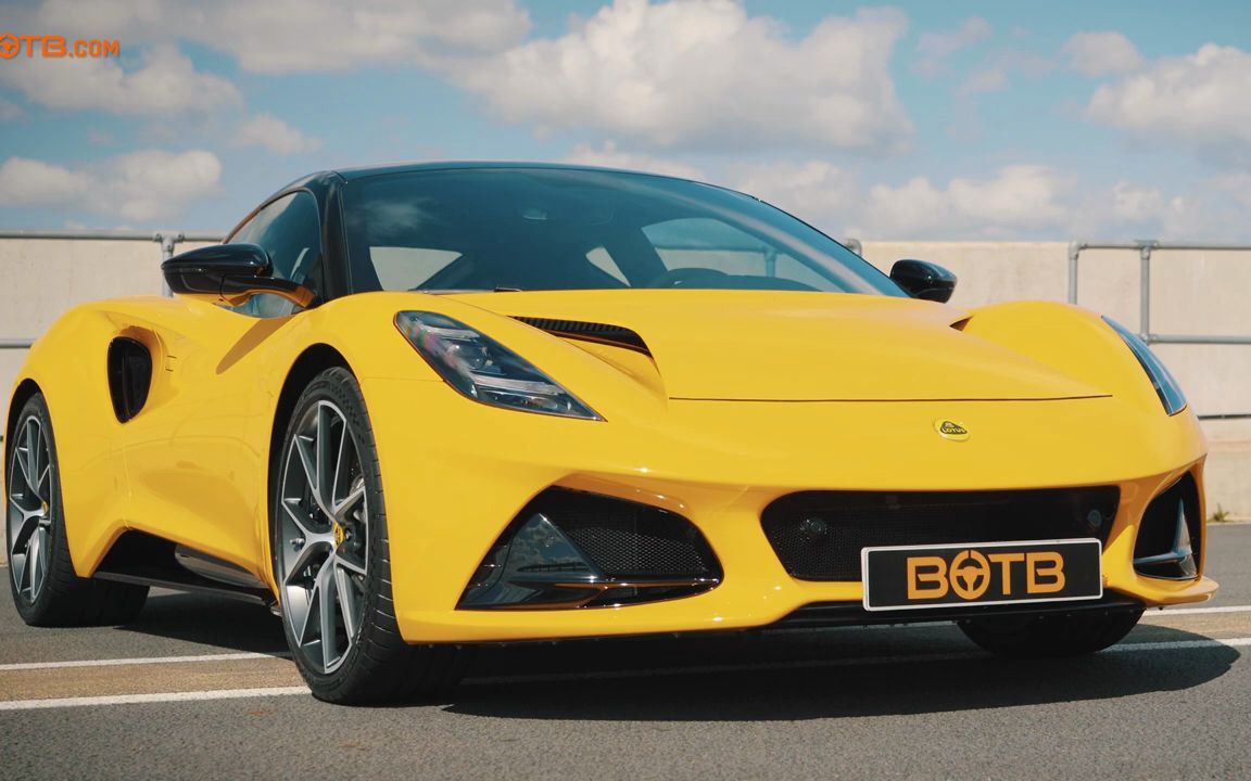 [图]FIRST 2022 Lotus Emira BOTB Winner! Hear the sound of the V6 - Loud Exhaust!