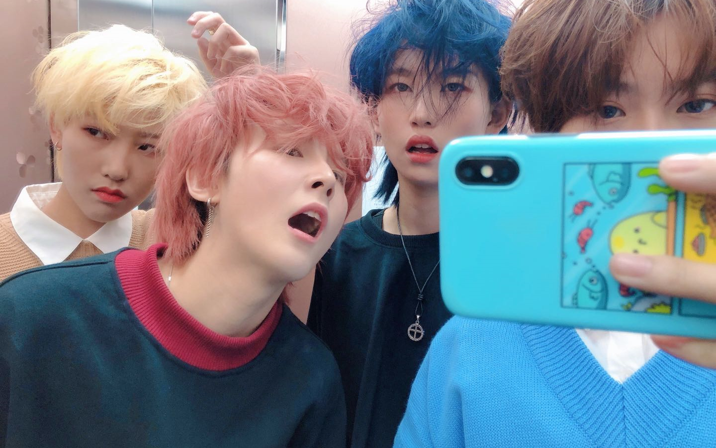 【fanxyred】holla不顺滑混剪,姐姐们绝美!