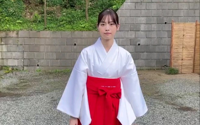 西野七瀬】巫女言叶转圈圈_哔哩哔哩_bilibili