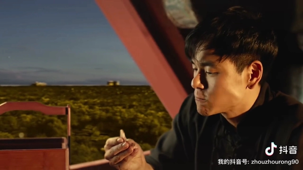 月黑风高夜,彭于晏扑倒周韵,邪不压正电影短剪