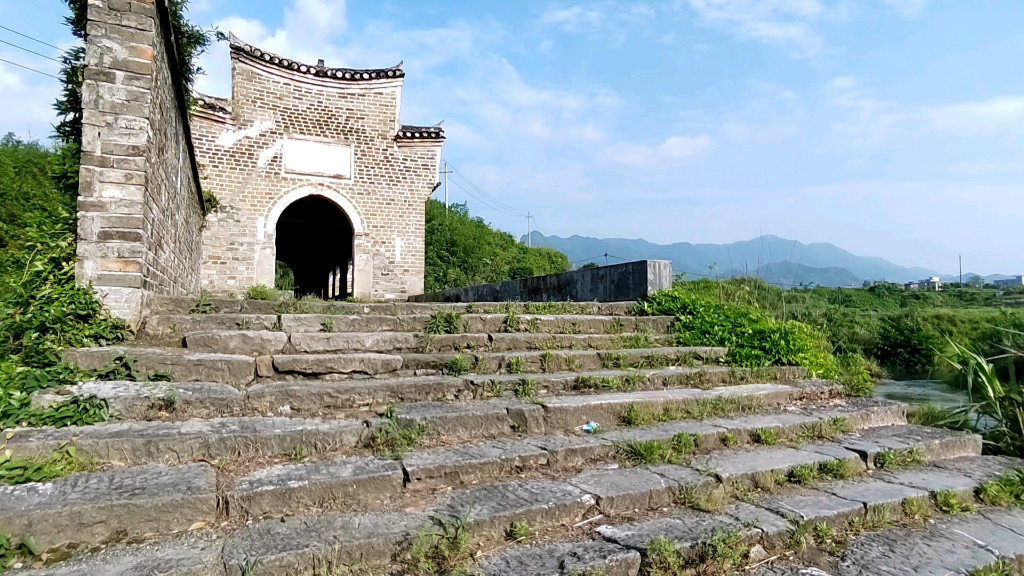 活动  探秘龙床,揭秘鲁塘老八景之"古洞龙床"