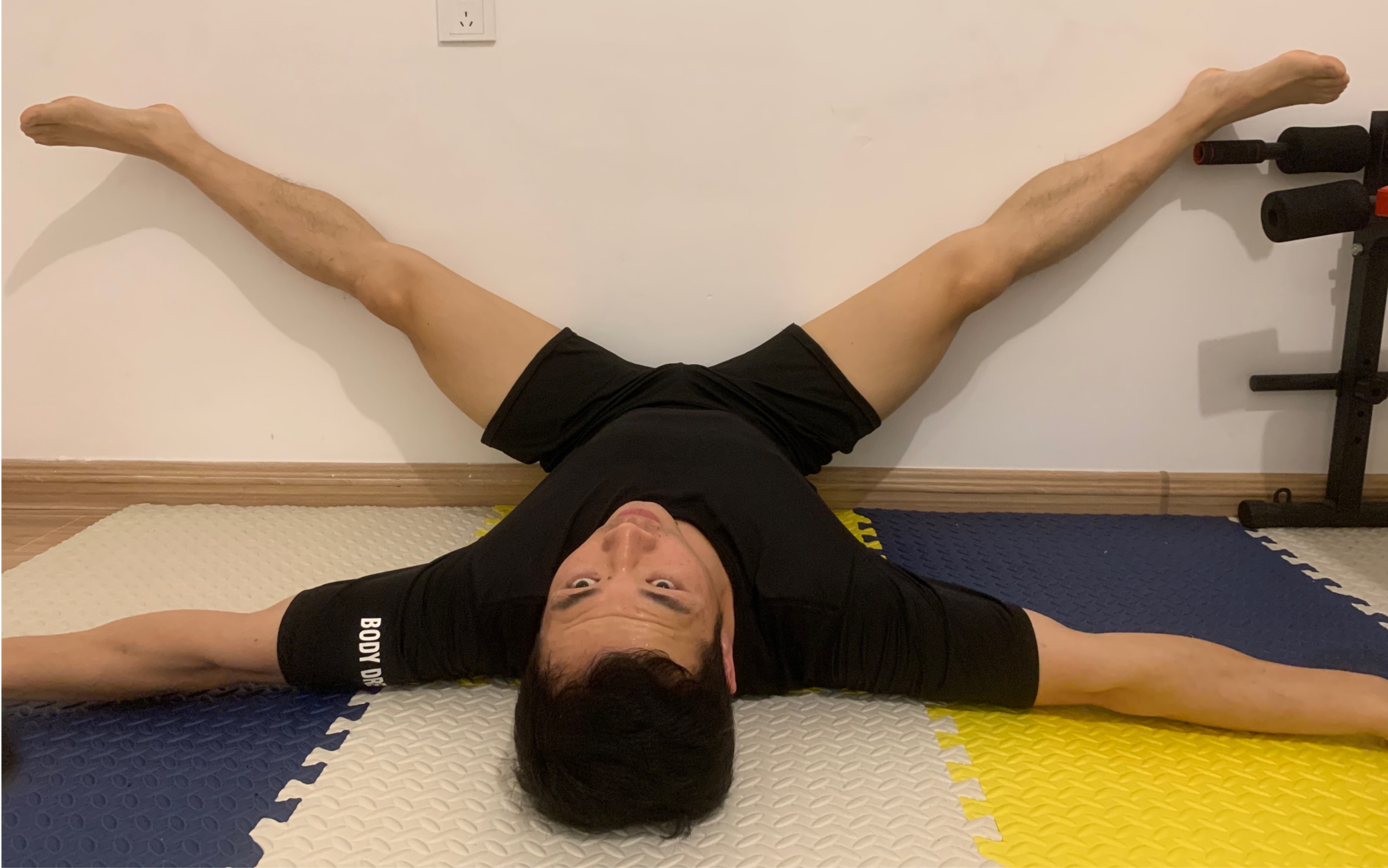 健身打卡5/10跳,100个俯卧撑,50个引体向上.