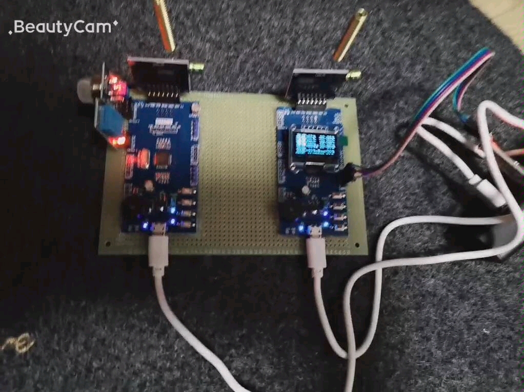 [图]基于STM32的无线环境监测系统设计，采用LORA无线模块进行通信，实时监测环境中的温湿度，有害气体浓度，显示到OLED屏上，并且可以设置阈值，显示上位机中