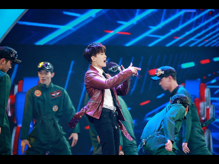 任嘉伦跳舞图片6_哔哩哔哩_bilibili