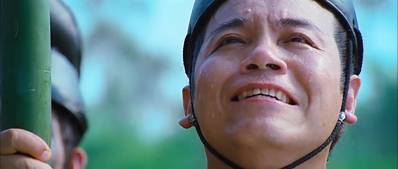 《越光宝盒》中,用竹子弄成了鸟巢,还有水立方