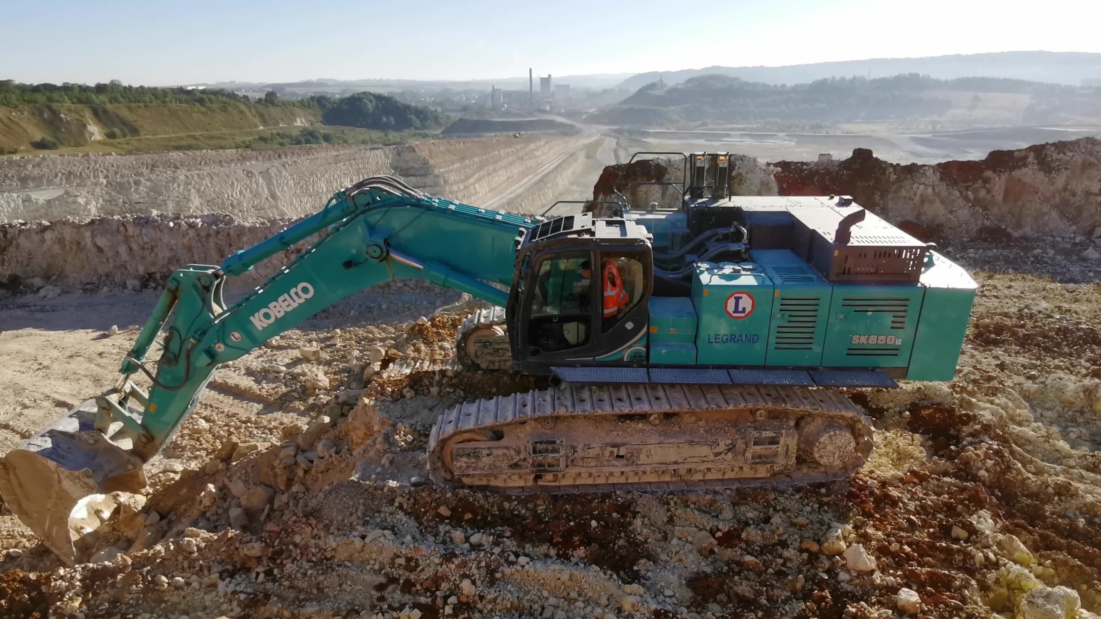 神钢sk850挖掘机4k