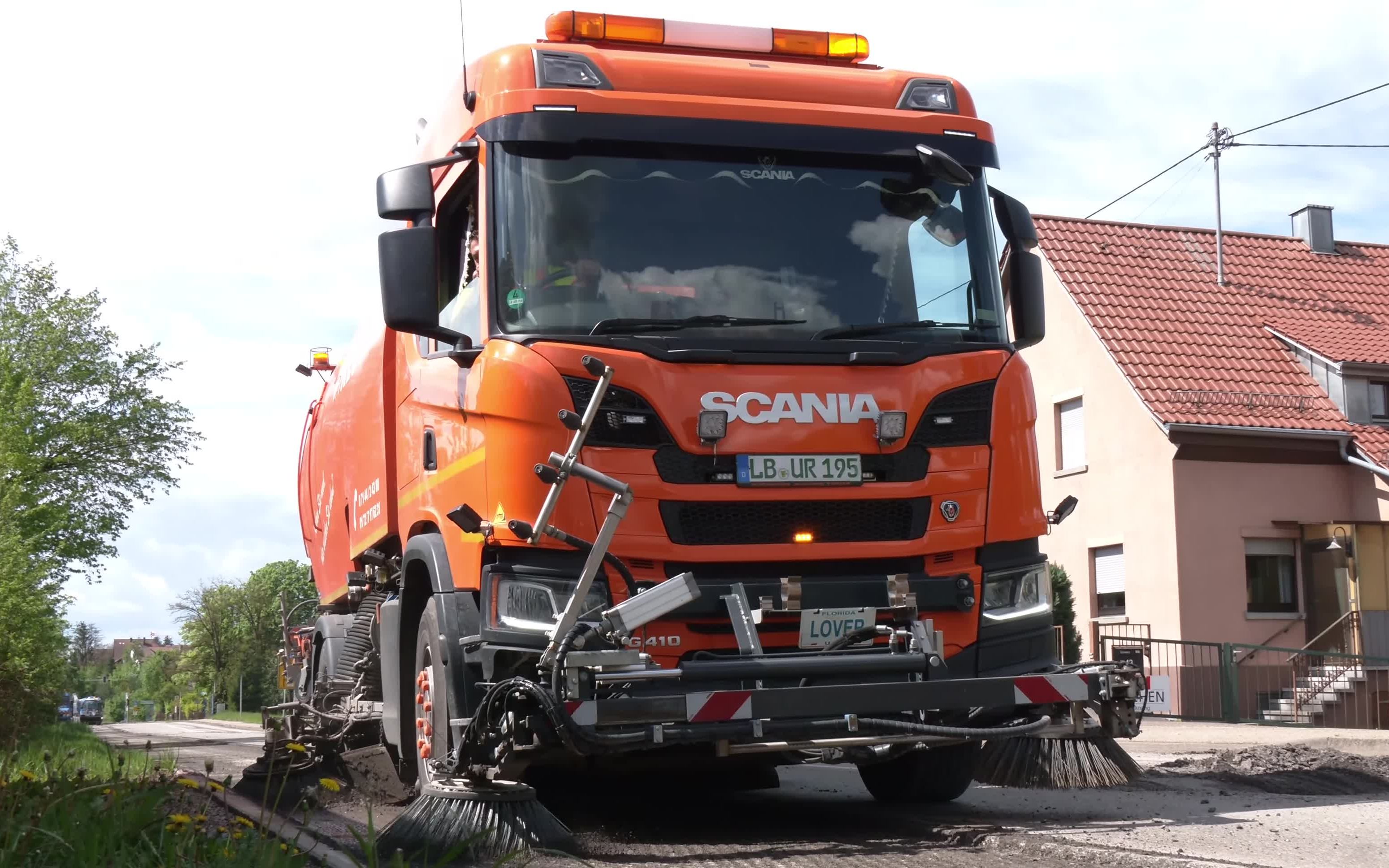 4k斯堪尼亚g410扫地卡车_哔哩哔哩 (゜-゜)つロ 干杯~-bilibili