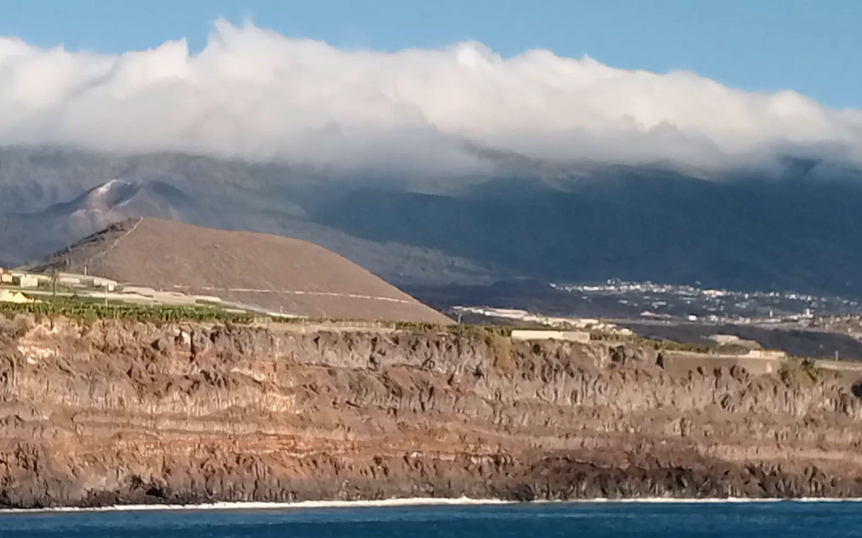 西班牙加那利群岛最西北端的火山岛,拉帕尔马岛!