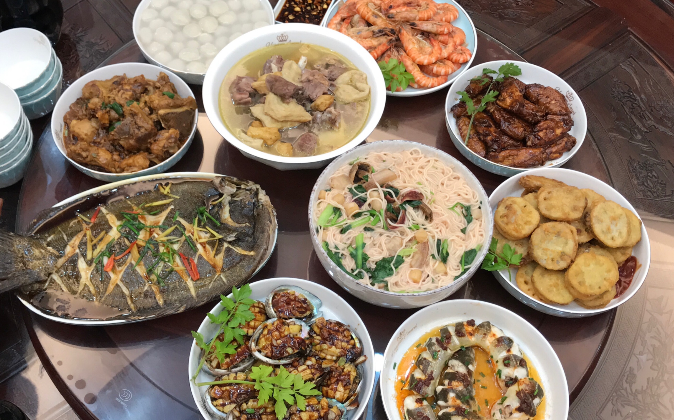 新年快乐,年夜饭吃完都在干嘛