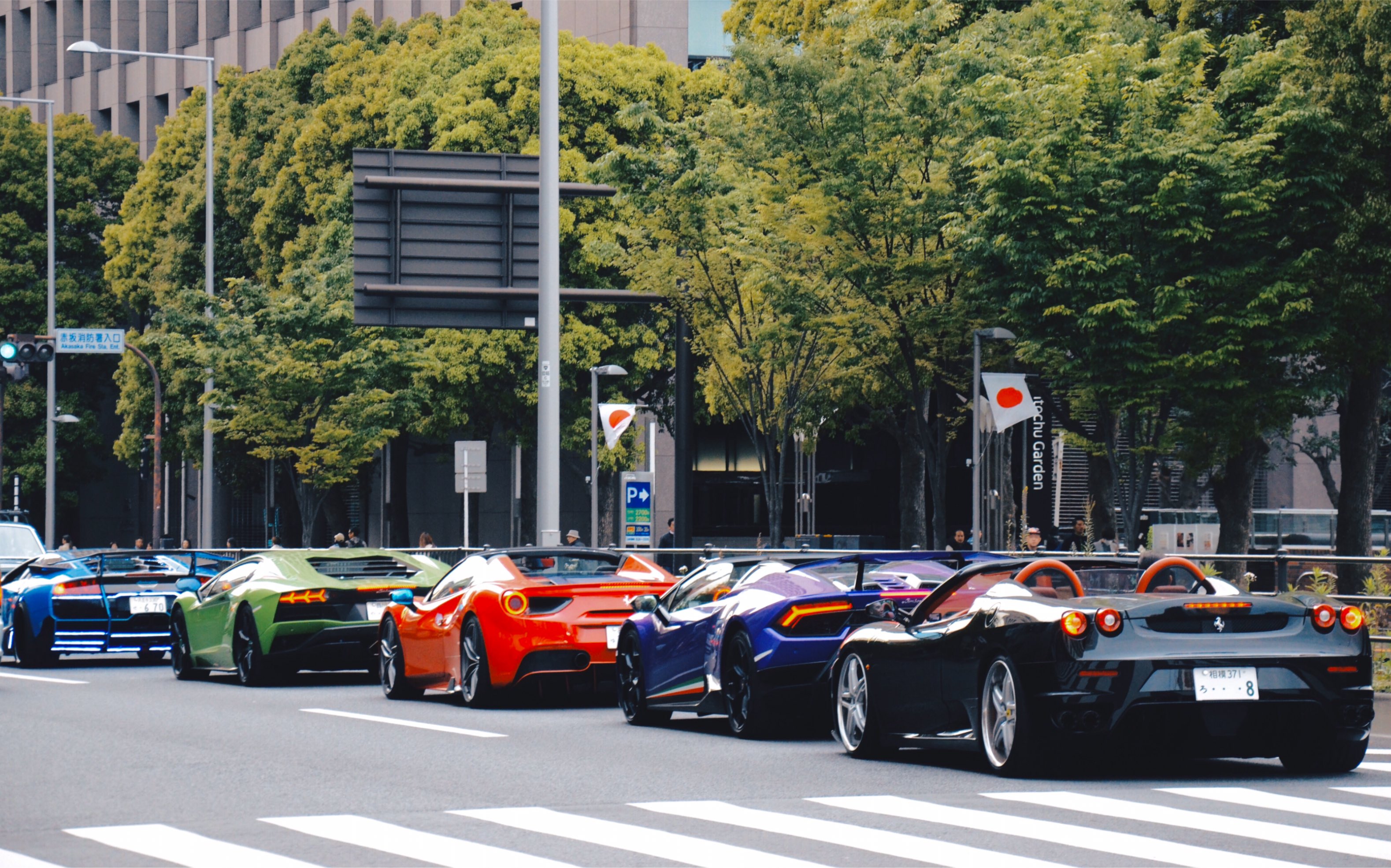 路遇日本的大跑车聚会 数数一共多少台?