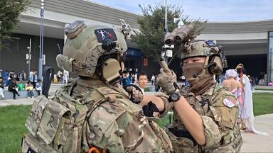 07武警士兵春秋常服 上下セット 07武警士兵春秋常服 上下セット 武警部队8月1日换着武警