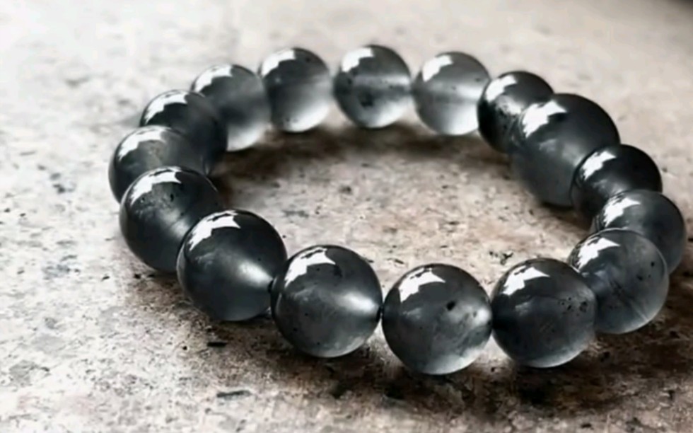 黑钢玻璃手串,独一无二的质感,低调奢华 #翡翠 #手串