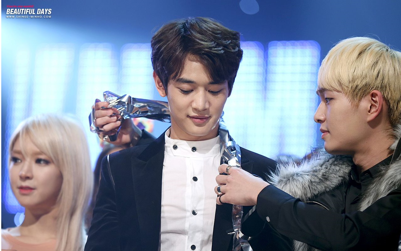 shinee110202偶像帝国温流珉豪cut