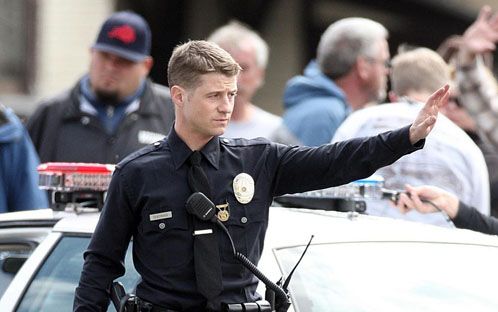 洛杉矶警察多个执法机构快速响应可疑包裹