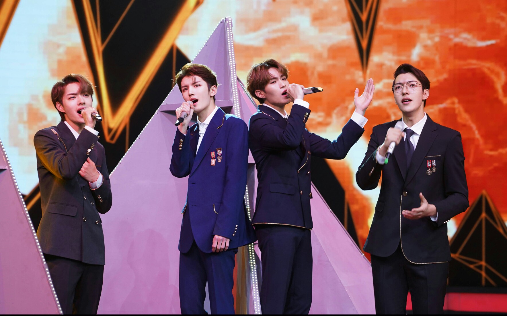 【oner】solo 踩点/混剪/燃向 四个大帅哥 闲着没事乱剪系列