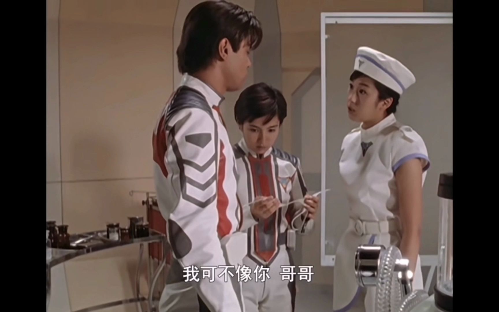 迪迦奥特曼-新城真由美《白色超短裤-大长腿-制服诱惑-护士装》