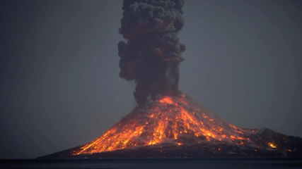 火山喷发,实拍收音解压治愈画面.火山灰直冲云霄,奔腾而出的岩浆向四周蔓延.哔哩哔哩bilibili