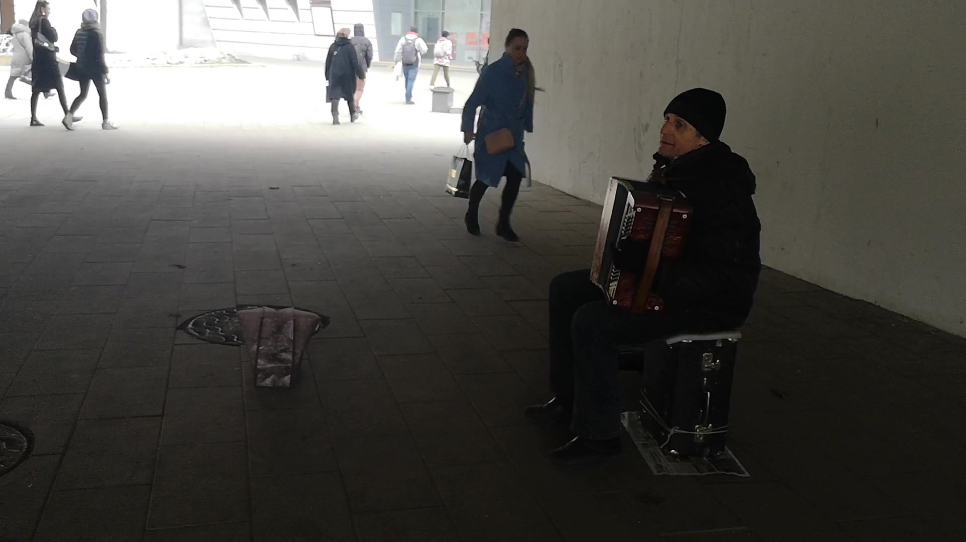 [图]俄罗斯街头手风琴-Чебурашка