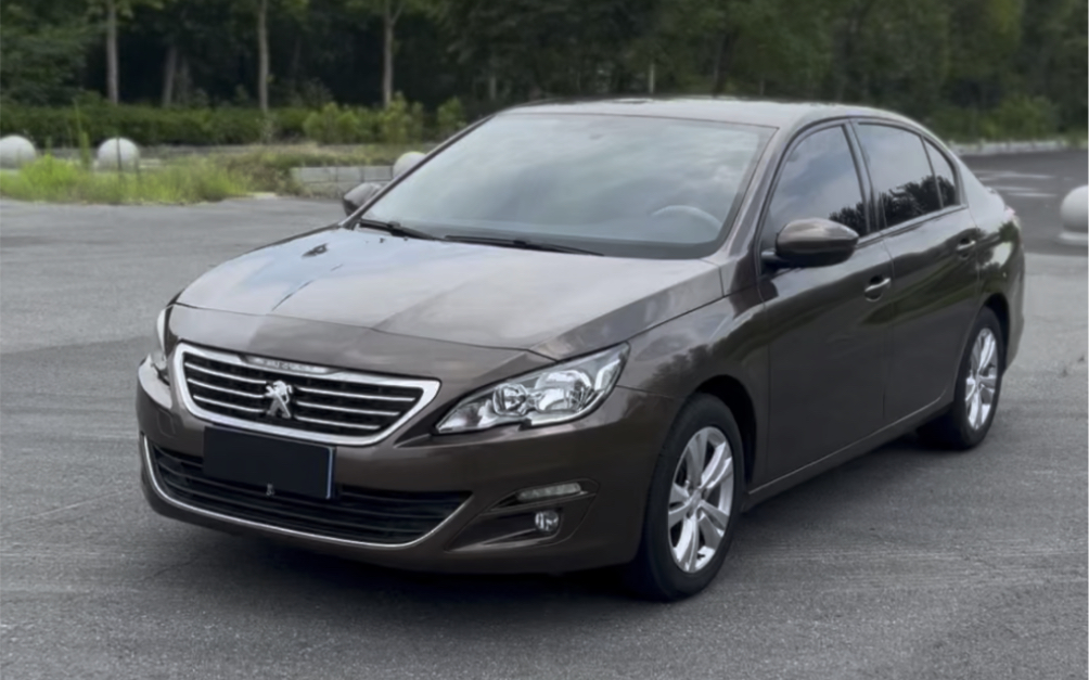 2014年底新款标致408,1.8l手动挡,9万多公里一手车.