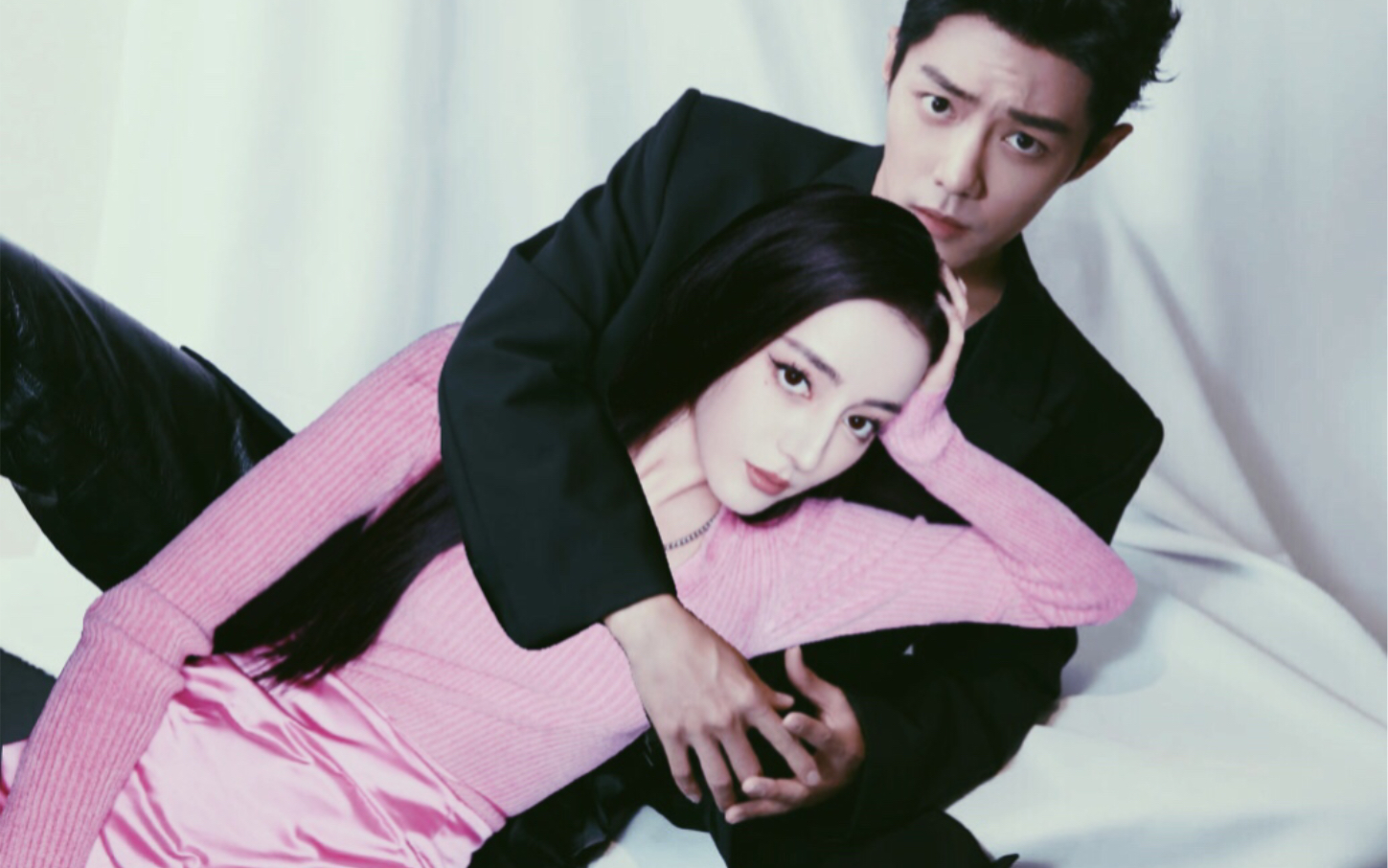 战地夫妇肖战迪丽热巴b站哈哈哈光看光转发是没用的