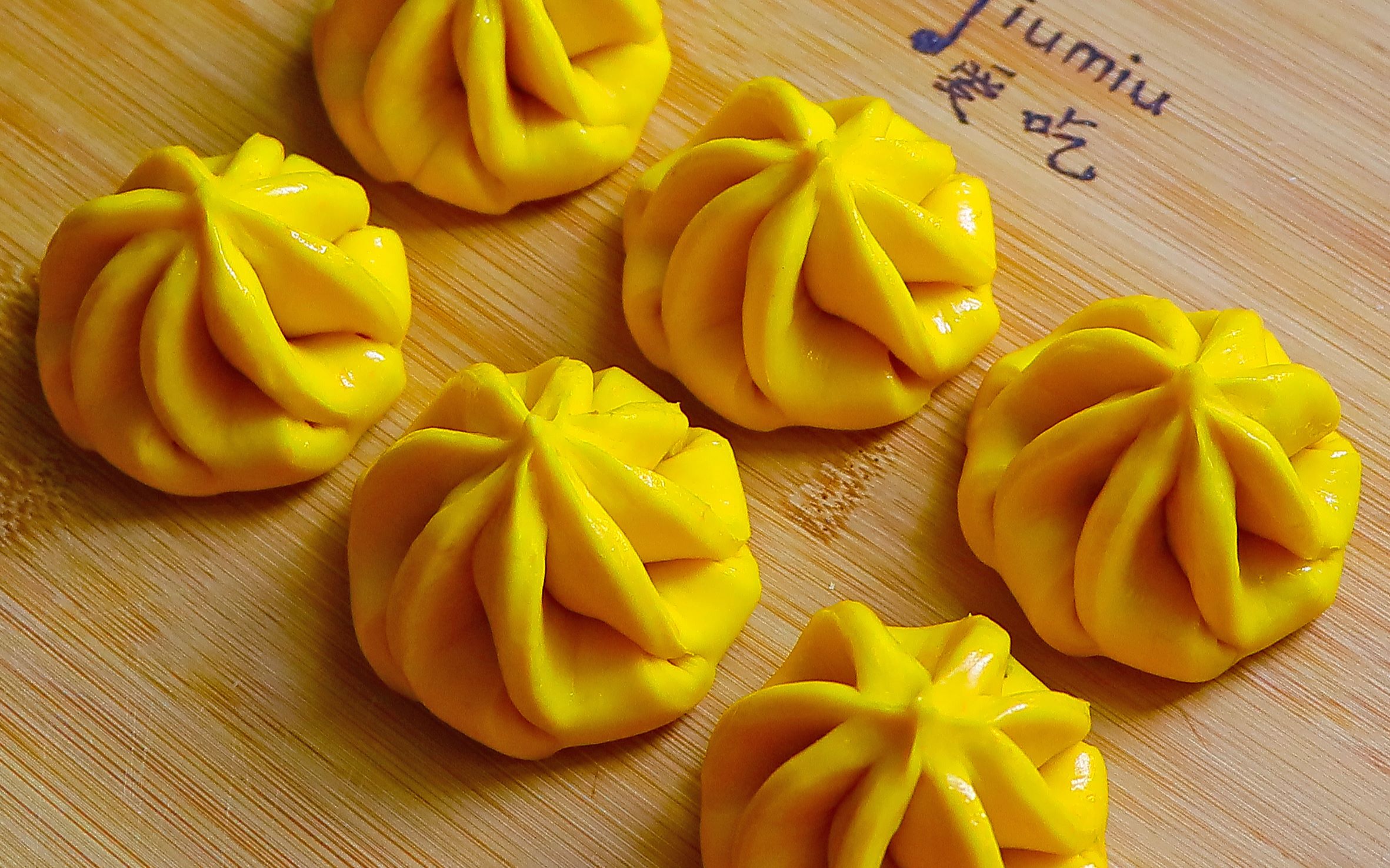 教你在家做特色的杨桃馒头,造型逼真做法简单,孩子看