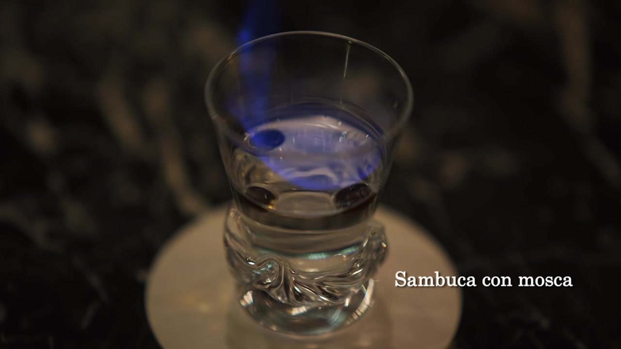 [图]炎のカクテル “サンブーカ・コン・モスカ（Sambuca con mosca）” Barのダイナミズム [barism]