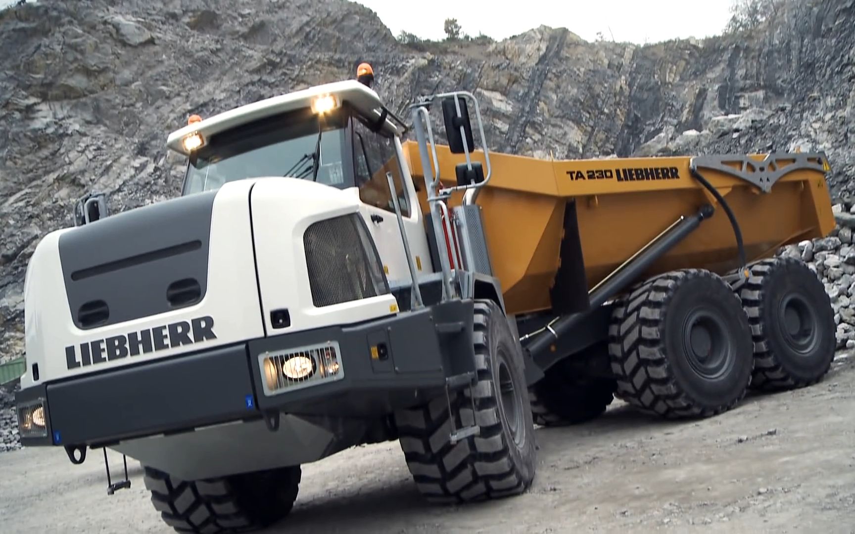 利勃海尔 liebherr ta230 铰卡自卸车